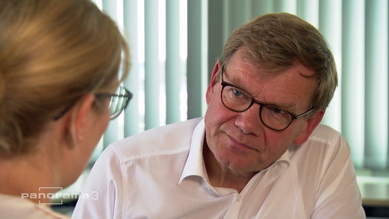 Panorama-3-Interview mit Johann Wadephul (CDU) © NDR Fernsehen 