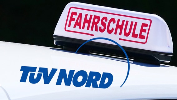Bildmontage aus einem "TÜV Nord"-Schriftzug und einem Fahrschulauto. © NDR 