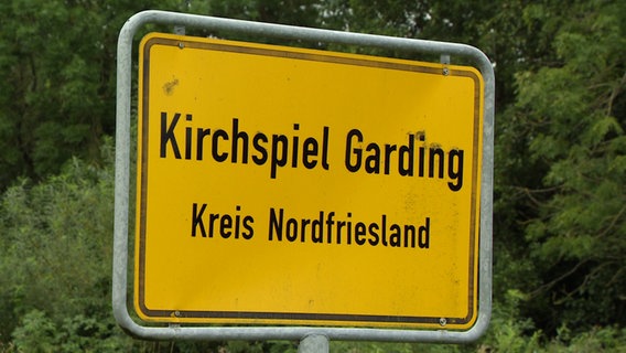 Ortsschild von Kirchspiel Garding, Kreis Nordfriesland © NDR Foto: NDR