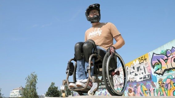 Rollstuhl-Skating-Pionier David Lebuser © NDR/Hans Finger/Cem Springer 