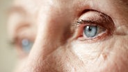 Nahaufnahme von den Augen einer älteren Frau. © fotolia.com Foto: pressmaster