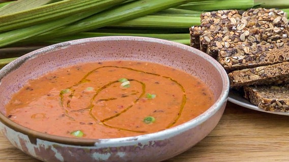 Rhabarber-Gazpacho. © NDR 