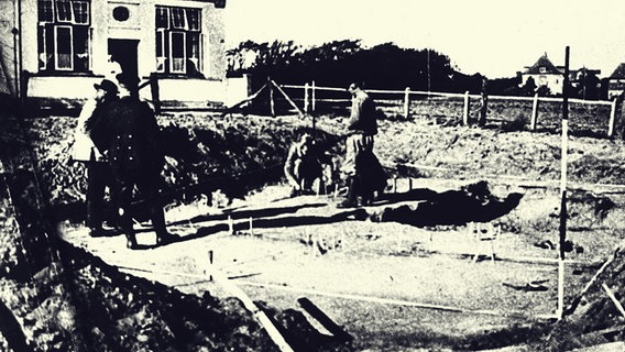 Ausgrabungen in Alt-Gaarz Ende der 1930er-Jahre | Grabungsakte Rerik Ausgrabungen in Alt-Gaarz Ende der 1930er-Jahre | Grabungsakte Rerik © Landesamt für Kultur und Denkmalpflege Mecklenburg-Vorpommern