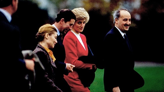 Prinz Charles und Prinzessin Diana beim Hamburg-Besuch im November 1987. © picture alliance/United Archives Foto: Valdmanis