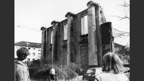 Ruine des Landtages in Braunschweig, der im Zweiten Weltkrieg zerstört wurde. © picture-alliance/ dpa Foto: Wolfgang Weihs