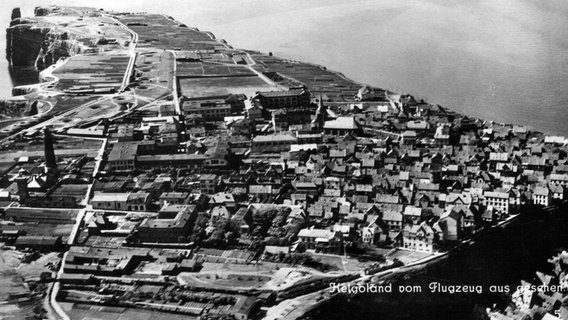 Blick aus der Luft auf Helgoland in den 1930er-Jahren. © Museum Helgoland 
