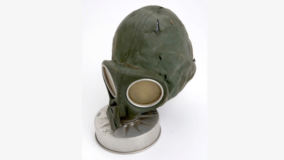 Volksgasmaske aus dem 2. Weltkrieg. © Herbert Wintersohl 