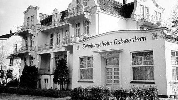 Erholungsheim des Freien Deutschen Gewerkschaftsbundes in Kühlungsborn in den 1950er-Jahren. © picture-alliance / akg-images 