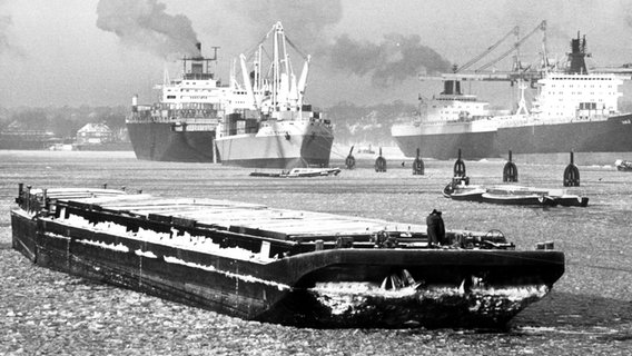 Eis im  Hamburger Hafen am 5. Januar 1979 © picture-alliance / dpa 