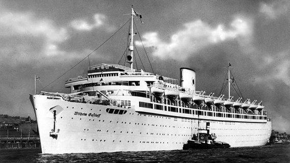 Die "Wilhelm Gustloff" bei einer Probefahrt am 15. März 1938 © picture-alliance / akg-images Foto: akg-images