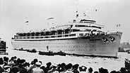 Menschen bestaunen 1938 das Schiff "Wilhelm Gustloff". © NDR/Gustloff-Archiv, Heinz Schön 