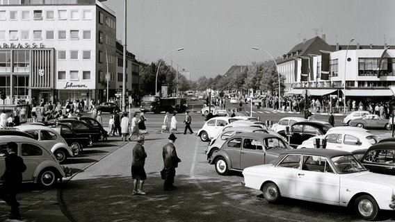 Die Piazetta in Wolfsburg Anfang der 60er-Jahre. © Sammlung Klaus Hackländer 