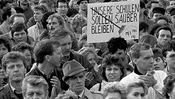 Demonstration in Rostock am 22. März 1989. © Roland Hartig Foto: Roland Hartig