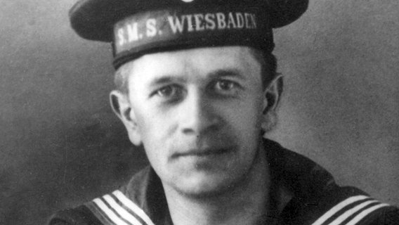 Der Schriftsteller und Marinesoldat Johann Wilhelm Kinau alias Gorch Fock auf einer undatierten Aufnahme. © picture-alliance/ dpa 