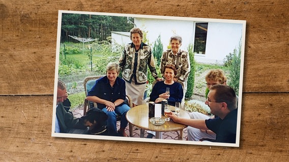 Ingeborg Möller aus Barth mit ihrer Familie in den 70er-Jahren. © privat 