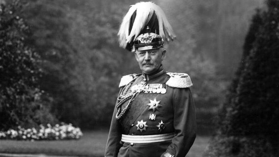 Der preußische General Graf Helmuth Johannes Ludwig von Moltke (1848-1916) in einer zeitgenössische Aufnahme. © picture-alliance / dpa 
