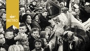 Sinterklaas 1963 in einer Kindermenge auf den Straßen von Amsterdam © NDR 
