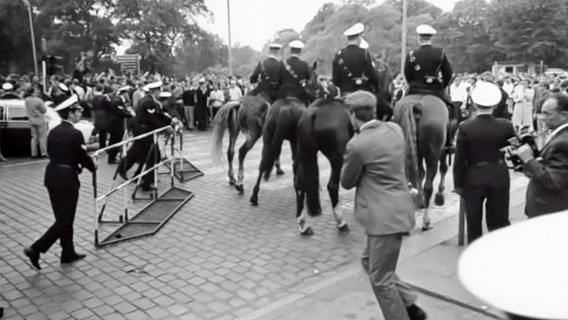 Demonstration gegen den Schahbesuch am 3. Juni 1967 in Hamburg Demonstration gegen den Schahbesuch am 3. Juni 1967 in Hamburg © NDR