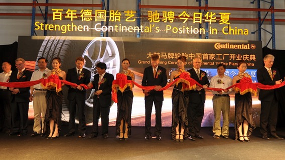Eröffnung des ersten Reifenwerks von Continental in China (Hefei) am 18. Mai 2011. © Continental AG 