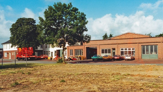 Alte Schmiede und jetziges Wohnhaus von Grimmes aus circa 1980.  