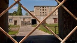 KdF-Heim in Prora auf Rügen. Zu DDR-Zeiten dienten Teile des Gebäudes als Kaserne der NVA. KdF-Heim in Prora auf Rügen. Zu DDR-Zeiten dienten Teile des Gebäudes als Kaserne der NVA. © ZB - Fotoreport