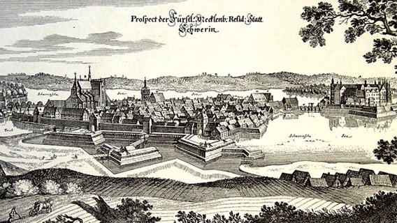 Schwerin Mitte des 17. Jahrhunderts auf einem Stich von Matthäus Merian.   Quelle: Stadtarchiv Schwerin  