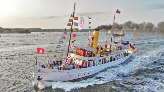 Das Dampfschiff "Schaarhörn" in Fahrt  Foto: Uwe Messenbrink