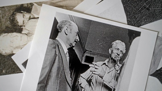 "Shlomo - Der Goldschmied und der Nazi": Stanislaw Szmajzner und Gustav Wagner treffen 1978 aufeinander. © NDR/Willem Konrad 