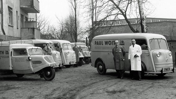 Der Fuhrpark der Firma Paul Woith besteht 1951 aus mehreren Tempo Hanseat und Matador. © Daimler 