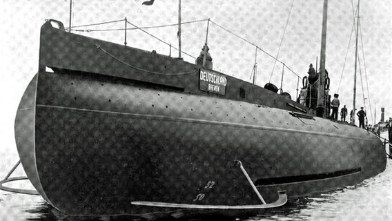 Das Fracht-U-Boot "Deutschland" (Abbildung aus der Encyclopedia Americana von 1920). Das Fracht-U-Boot "Deutschland" (Abbildung aus der Encyclopedia Americana von 1920). © Encyclopedia Americana