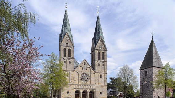 Die Kirche St. Laurentius in Langförden © Willi Rolfes Foto: Willi Rolfes