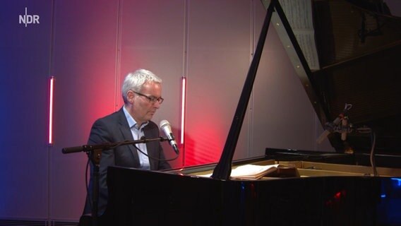 Pianist Markus Becker am Klavier © NDR 
