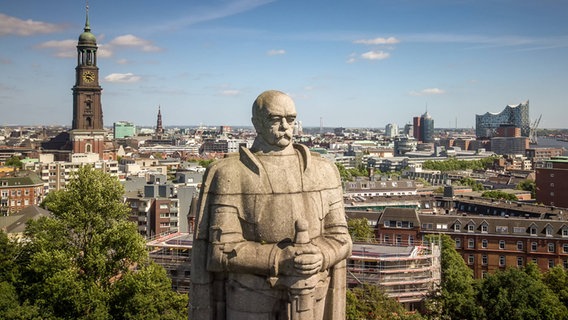 Das Bismarck-Denkmal in Hamburg © imago 