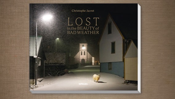 Buch-Cover: Christophe Jacrot - Lost. In the Beauty of Bad Weather © teNeues Verlag 