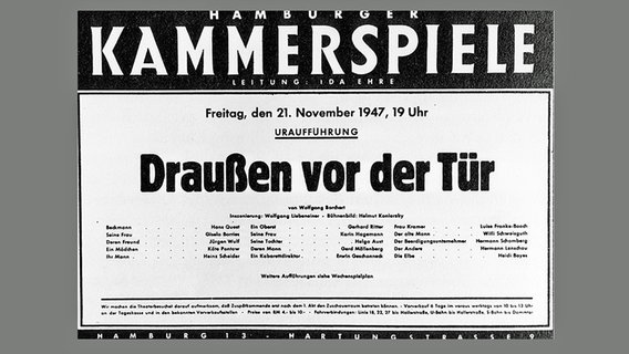 Plakat zur Uraufführung von "Draußen vor der Tür" am 21. November 1947 in den Hamburger Kammerspielen. © picture-alliance / akg-images 