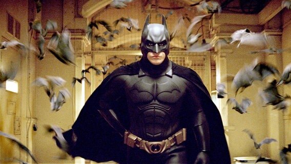 Filmszene aus "Batman: The Dark Knight Rises" mit Christian Bale ©  picture-alliance/ dpa Warner Bros Foto: Warner Bros