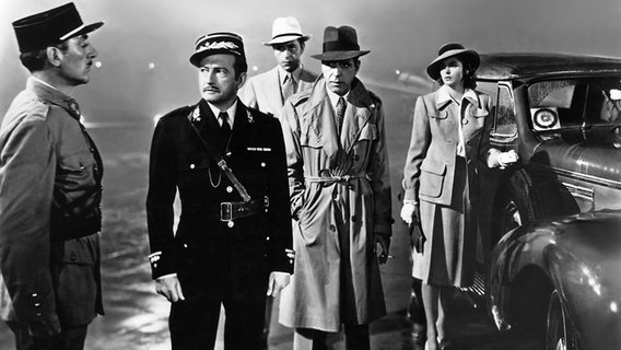 Schluss-Sequenz am Flughafen im Hollywood-Film "Casablanca" (1942), Regie: Michael Curtiz © picture alliance/United Archives 
