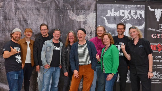 Die Macher der Serie "Legend of Wacken" mit Gästen und den Gründen des Metal-Festivals bei der Premiere im Zeise Kino Hamburg © NDR Foto: Patricia Batlle