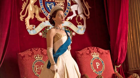 Die britische Schauspielerin Claire Foy in der "Netflix"-Serie "The Crown" als Queen Elizabeth II. © Netflix 2017 