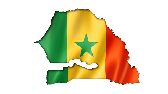 Die senegalesische Flagge in Form der Außengrenze des Landes © imago 