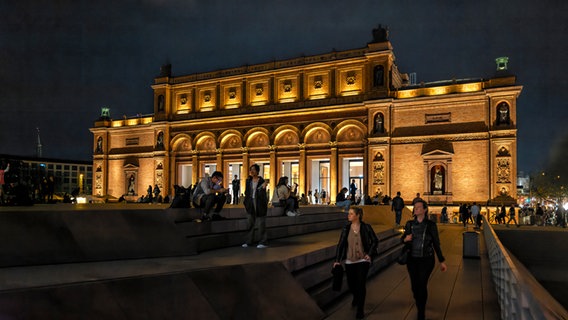 Die Hamburger Kunsthalle bei Nacht. © Museumsdienst Hamburg, Thorsten Baering 