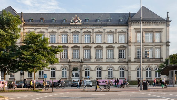 Die Außenfassade des Museums für Kunst und Gewerbe in Hamburg © Henning Rogge 