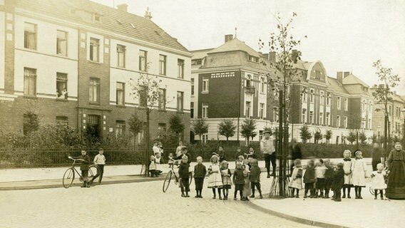 Wohnhaus des Altonaer Spar- und Bauvereins am heutigen Woyrschweg, 1909 © Altonaer Spar- und Bauverein 