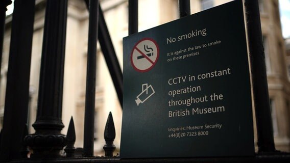 CCTV Zeichen im British Museum in London © picture alliance / empics | Yui Mok 