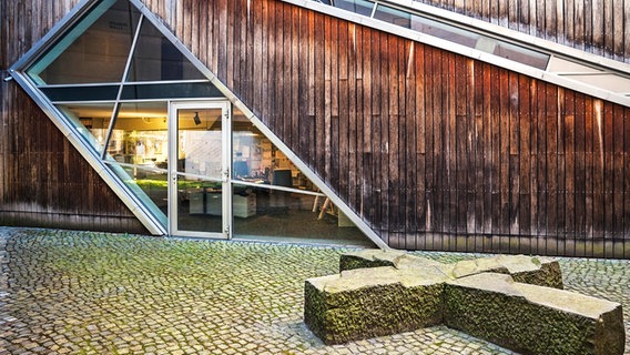 Das von Daniel Libeskind entworfene Felix-Nussbaum-Haus im Osnabrücker Museumsquartier © picture alliance / blickwinkel/S. Ziese | Foto: Stefan Ziese