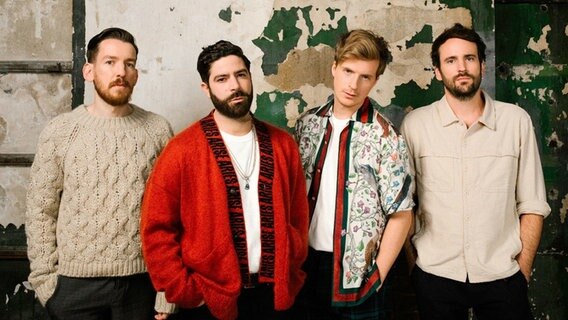 Foals treten beim Hurricane Festival 2022 in Scheeßel auf.  