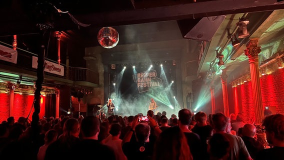 Arab Strab beim Reeperbahn Festival 2023 Arab Strab beim Reeperbahn Festival 2023 © NDR.de/ Matthes Köppinghoff Foto: Matthes Köppinghoff