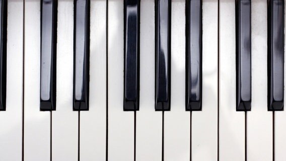 Tasten eines Klaviers © fotolia / Christian Jung Foto: Christian Jung