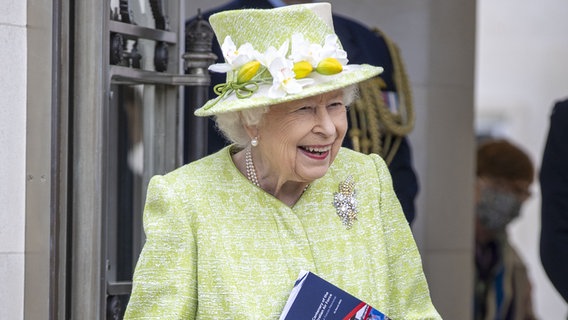 Queen Elizabeth II. bei der Hundertjahrfeier der britischen Royal Australian Air Force am 31. März 2021 © dpa 
