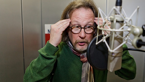 Harald Martenstein spricht im Studio © NDR.de Foto: Andreas Kluge